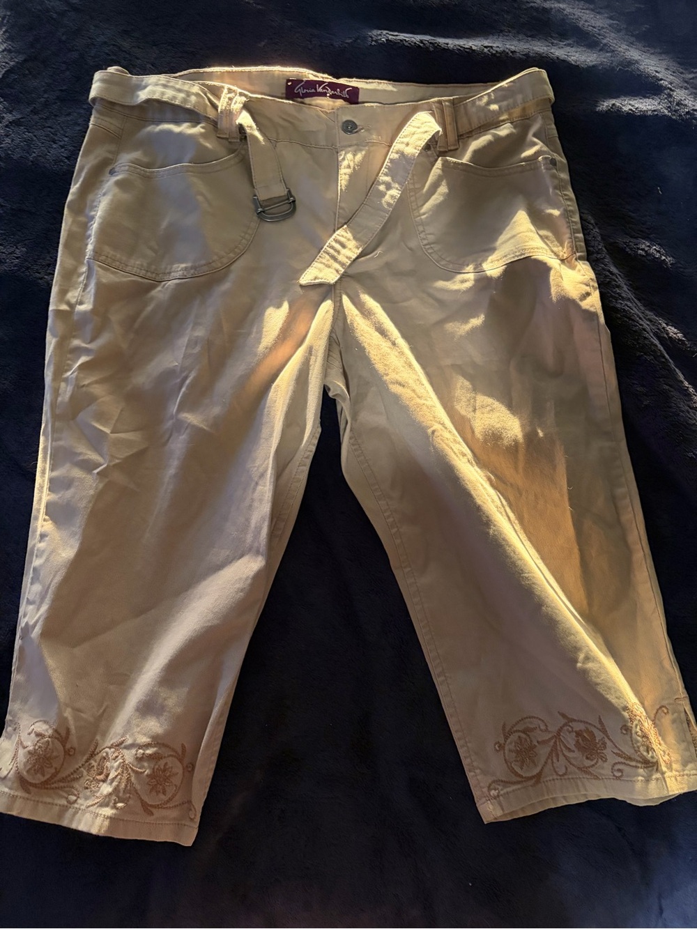 Gloria Vanderbilt Beige Embroidered Capris